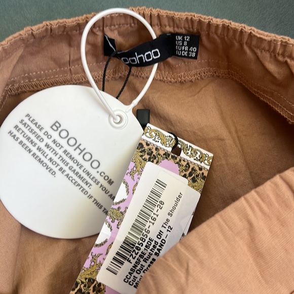 Brand New Side cut Dress (boohoo) ⏳👡🦂👜 - Picture 3 of 4